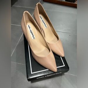 Nude leather stiletto heel shoes